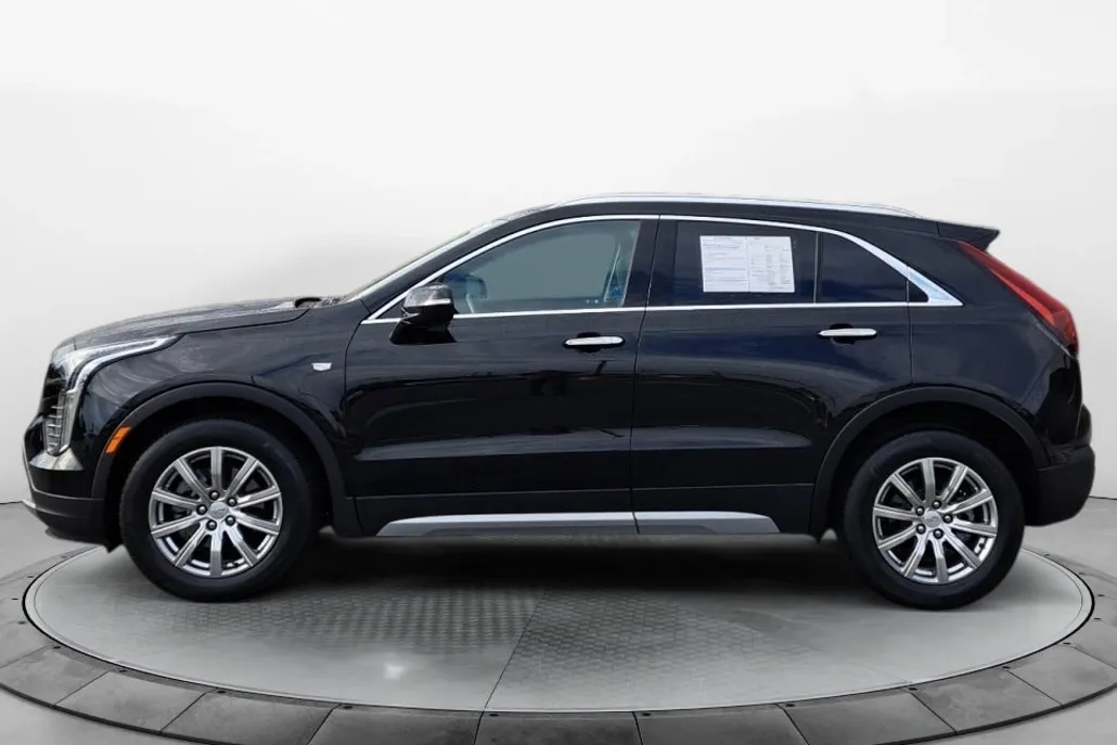 2023 Cadillac XT4 Premium Luxury photo 1