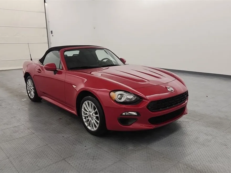 2018 Fiat 124 Spider Classica photo 1