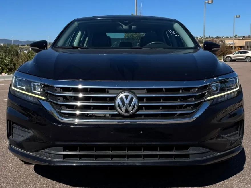 2021 Volkswagen Passat 2.0T SE photo 1