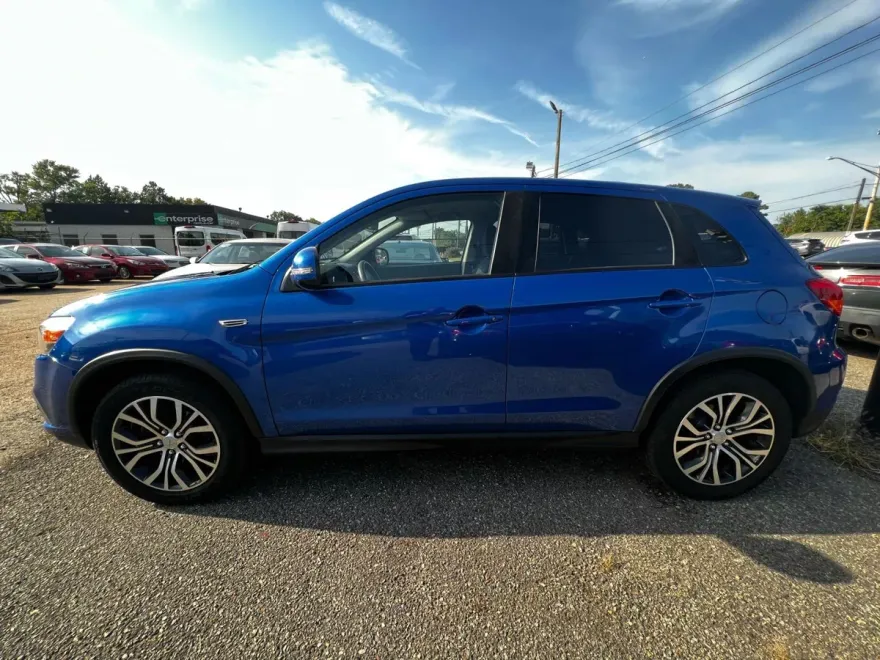 2019 Mitsubishi Outlander Sport ES photo 1