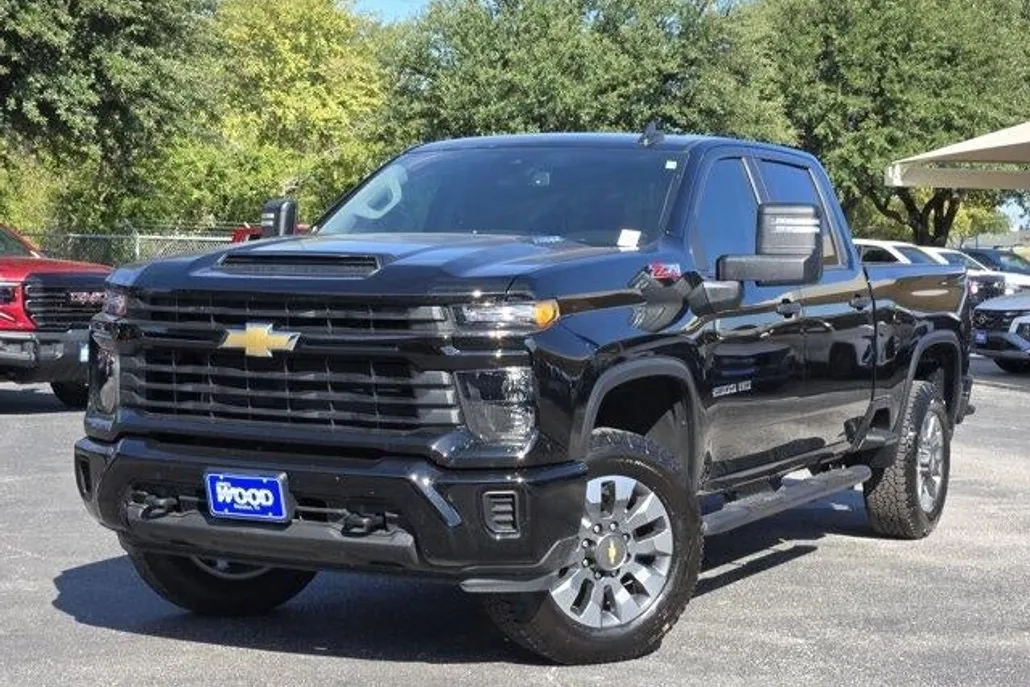 2024 Chevrolet Silverado 2500HD Custom photo 1