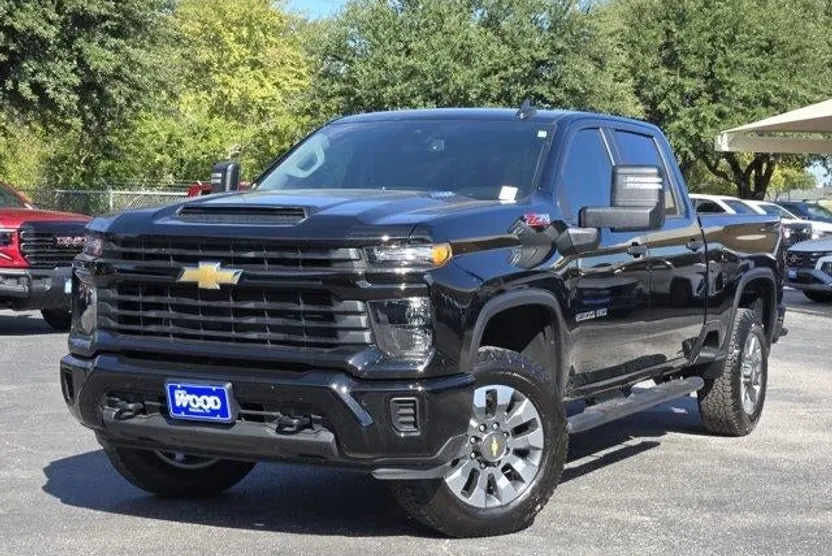 2024 Chevrolet Silverado 2500HD Custom photo 1