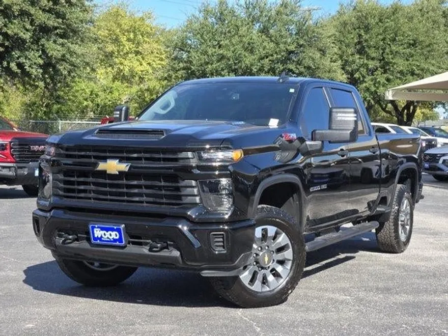 2024 Chevrolet Silverado 2500HD Custom photo 1