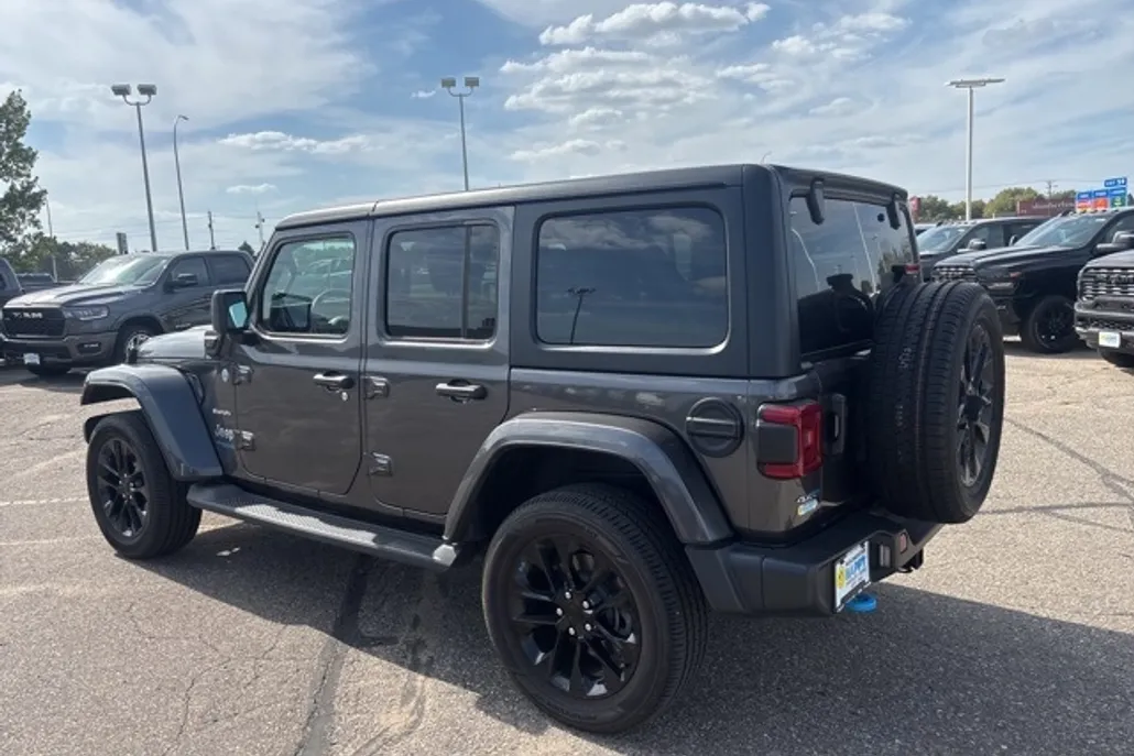 2022 Jeep Wrangler Unlimited Sahara 4xe photo 1