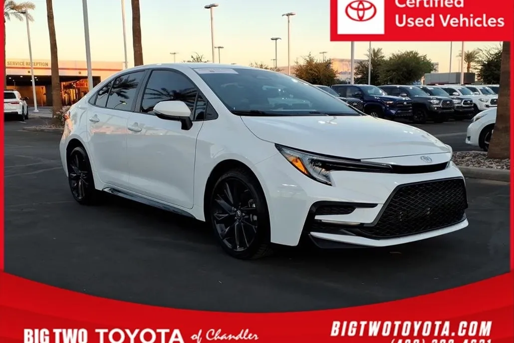 2024 Toyota Corolla SE photo 1