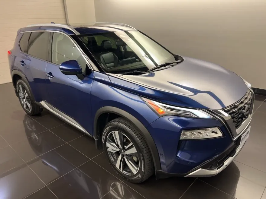 2023 Nissan Rogue Platinum photo 1