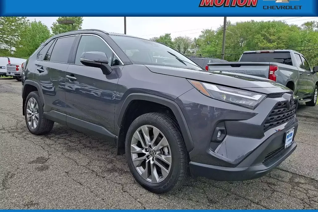 2022 Toyota RAV4 XLE Premium photo 1