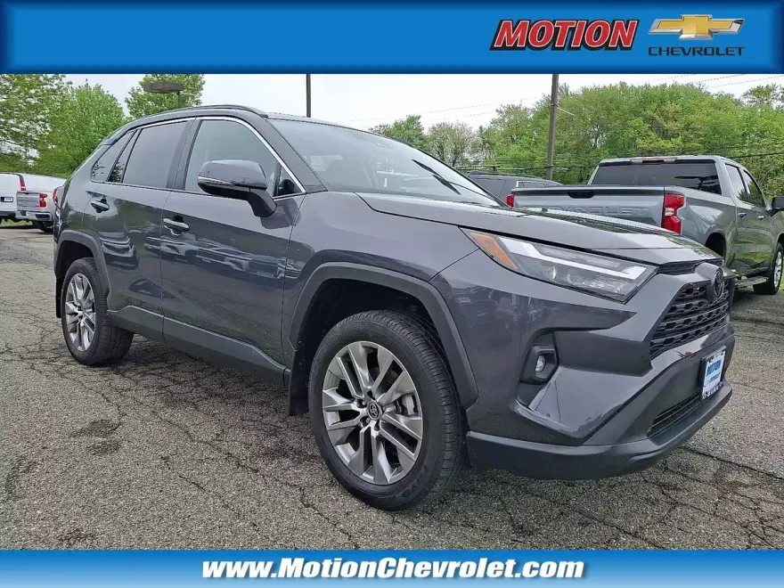 2022 Toyota RAV4 XLE Premium photo 1