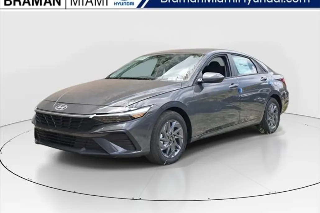 2025 Hyundai Elantra Hybrid photo 1