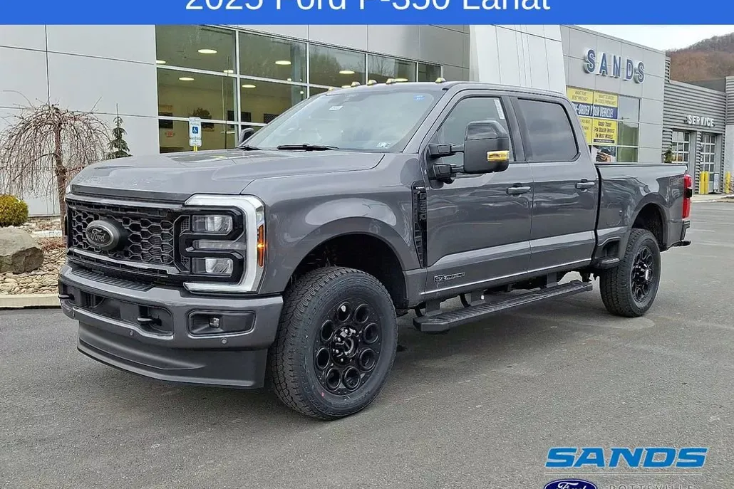 2025 Ford F-350 Lariat photo 1