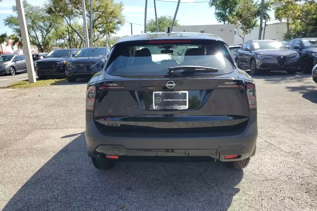 2025 Nissan Kicks S photo 1