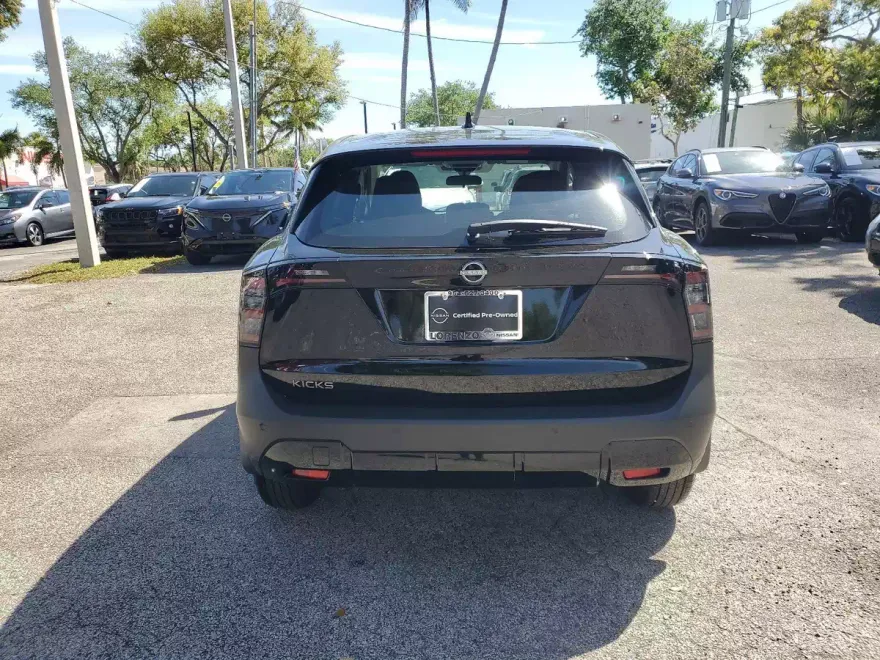 2025 Nissan Kicks S photo 1