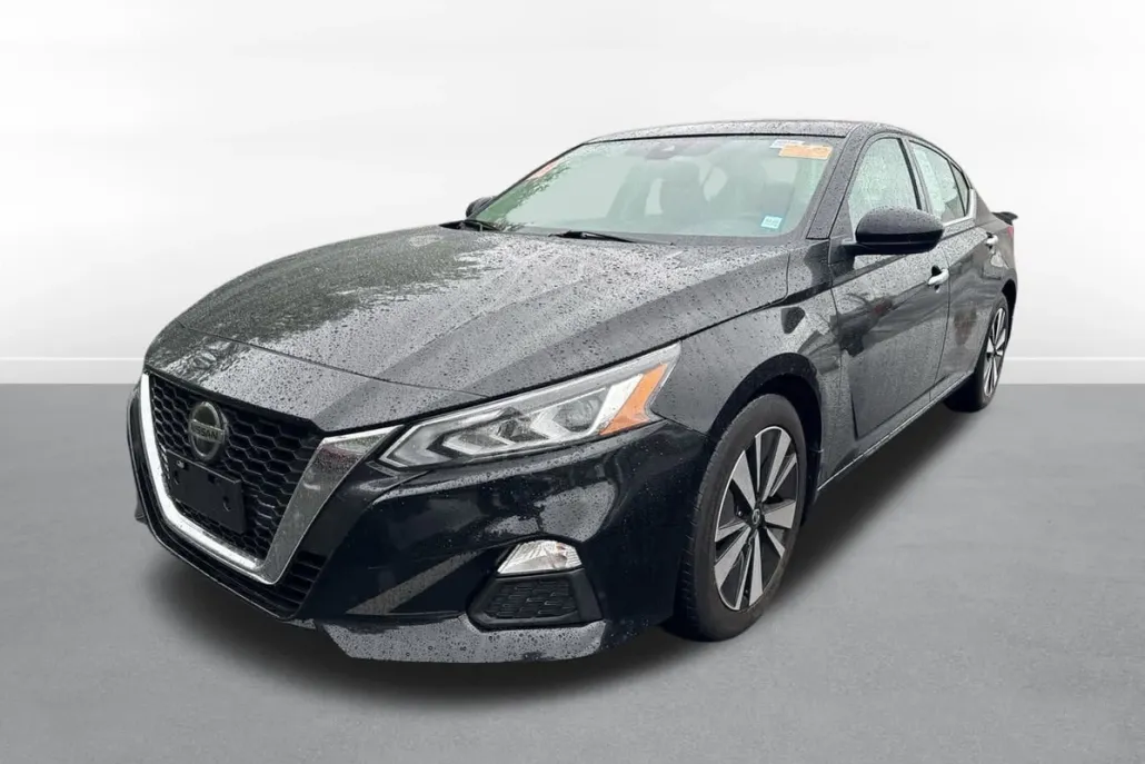 2022 Nissan Altima 2.5 SV photo 1
