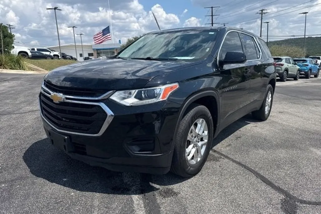 2019 Chevrolet Traverse LS photo 1