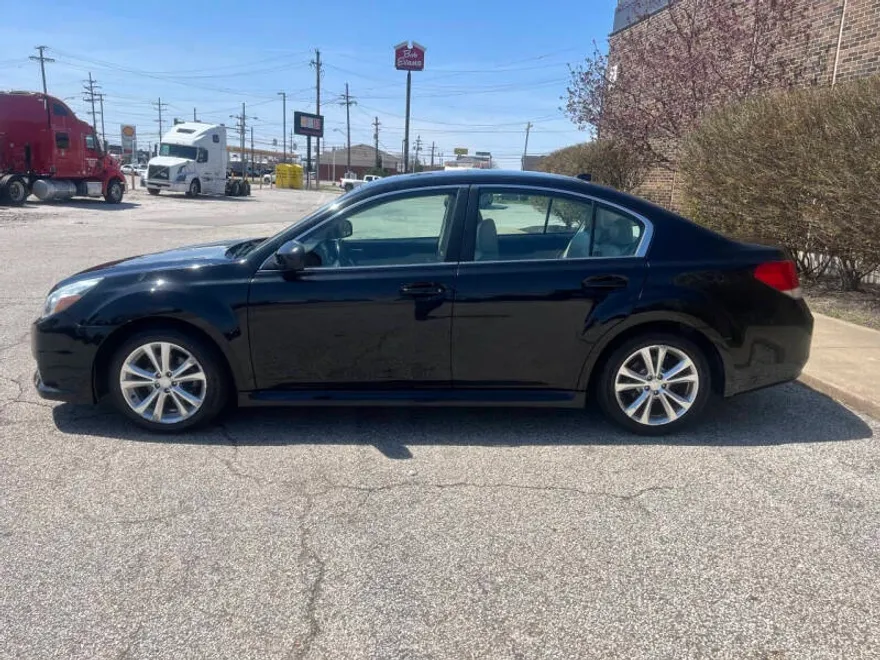 2014 Subaru Legacy 2.5i Limited photo 1