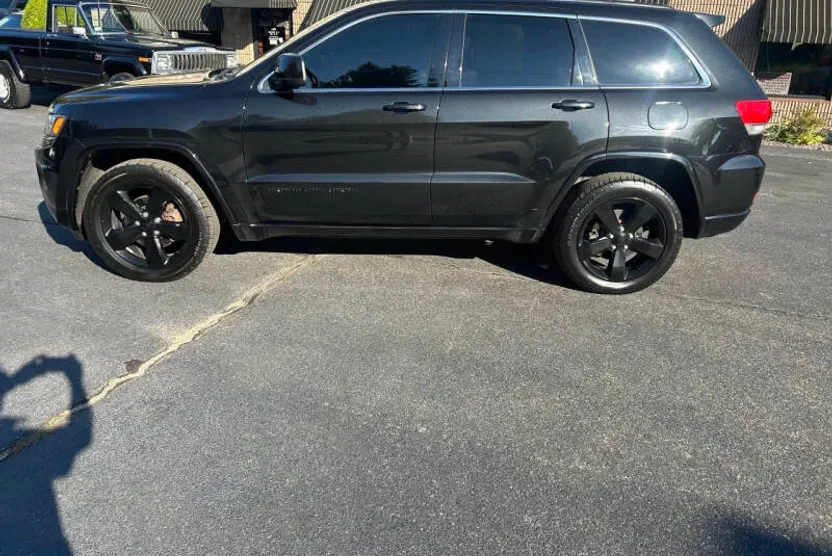 2015 Jeep Grand Cherokee Altitude photo 1