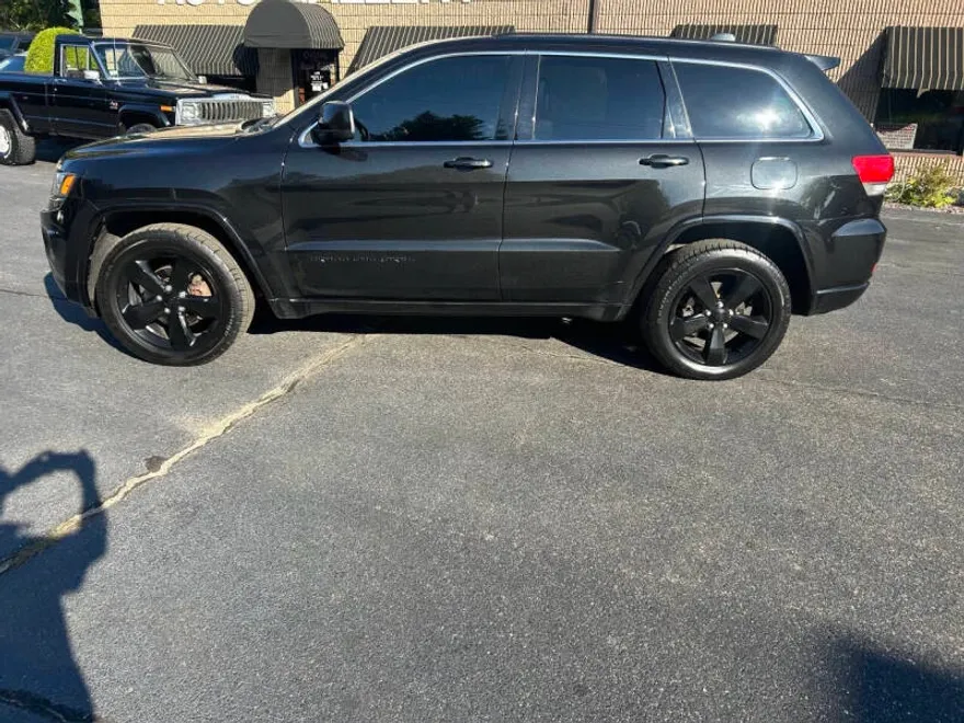 2015 Jeep Grand Cherokee Altitude photo 1