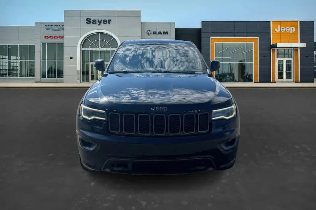 2017 Jeep Grand Cherokee Limited Anniversary Edition photo 1