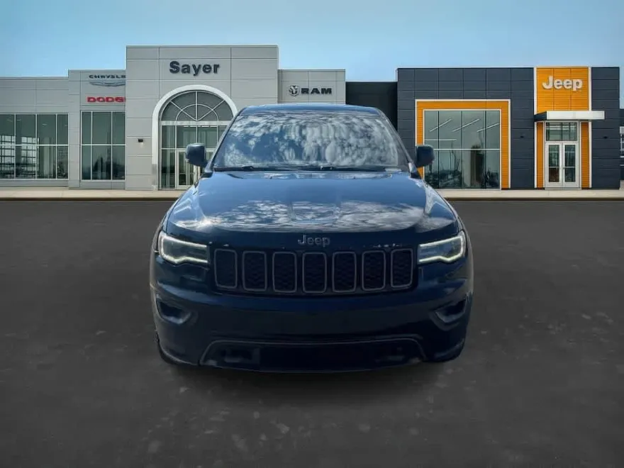 2017 Jeep Grand Cherokee Limited Anniversary Edition photo 1