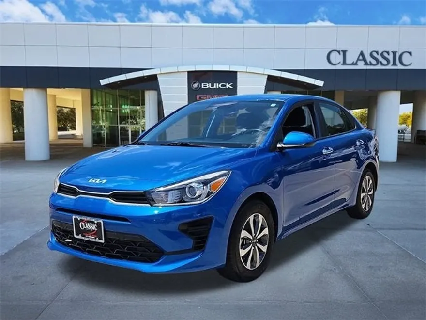 2023 Kia Rio S photo 1