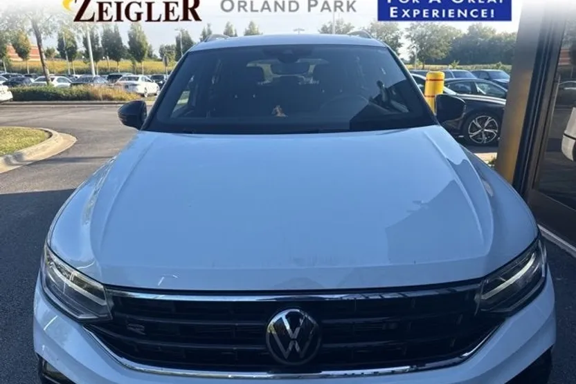 2022 Volkswagen Tiguan SE R-Line Black photo 1