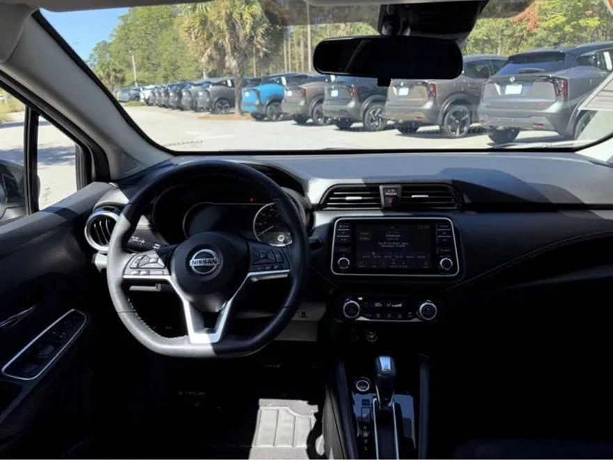 2020 Nissan Versa 1.6 SR photo 1
