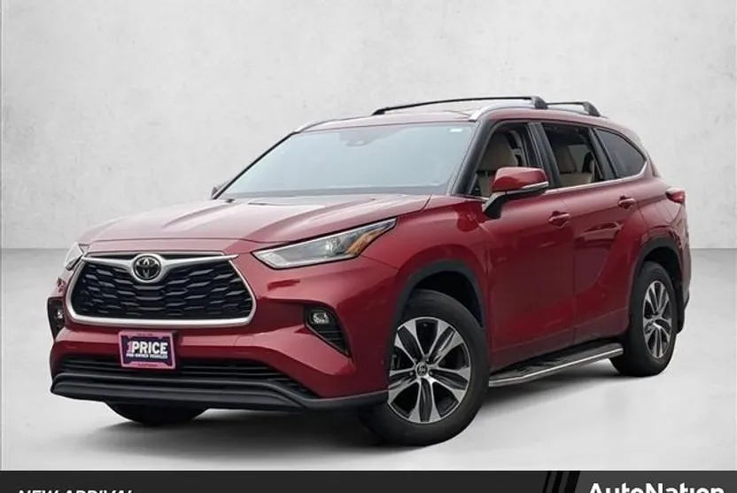 2021 Toyota Highlander XLE photo 1