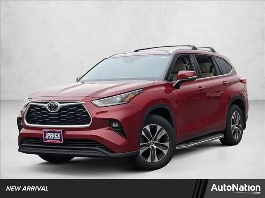 2021 Toyota Highlander XLE photo 1