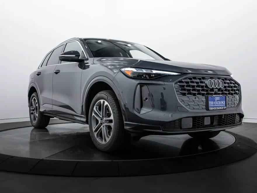 2025 Audi Q5 Premium Plus photo 1