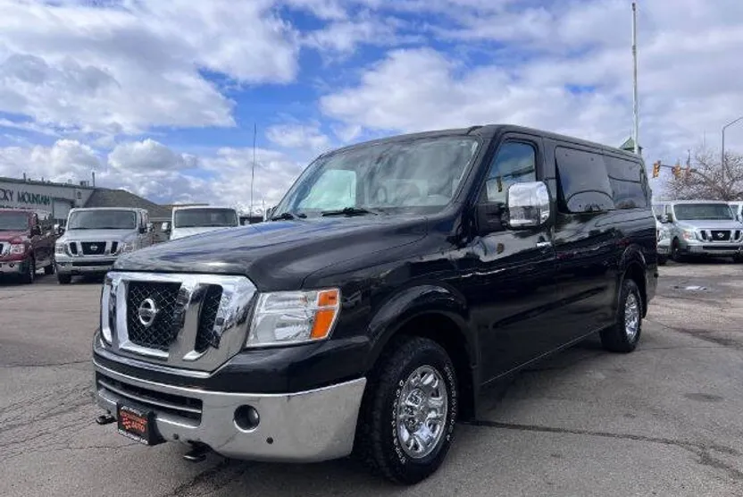 2017 Nissan NV3500 HD SL photo 1