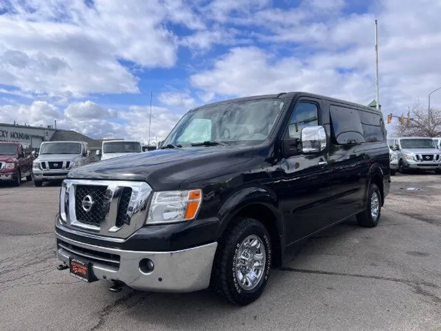 2017 Nissan NV3500 HD SL photo 1