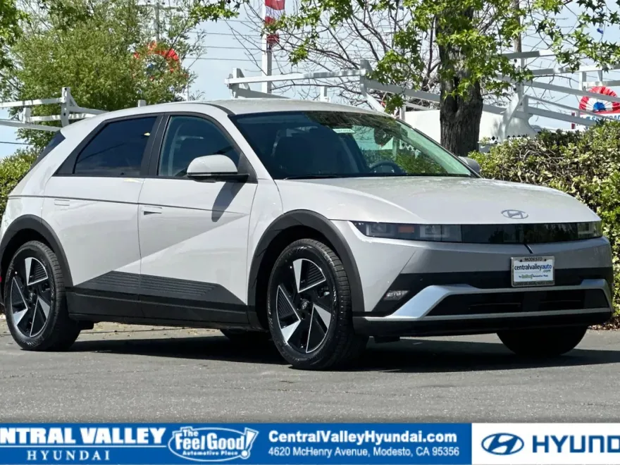 2025 Hyundai Ioniq 5 SE photo 1
