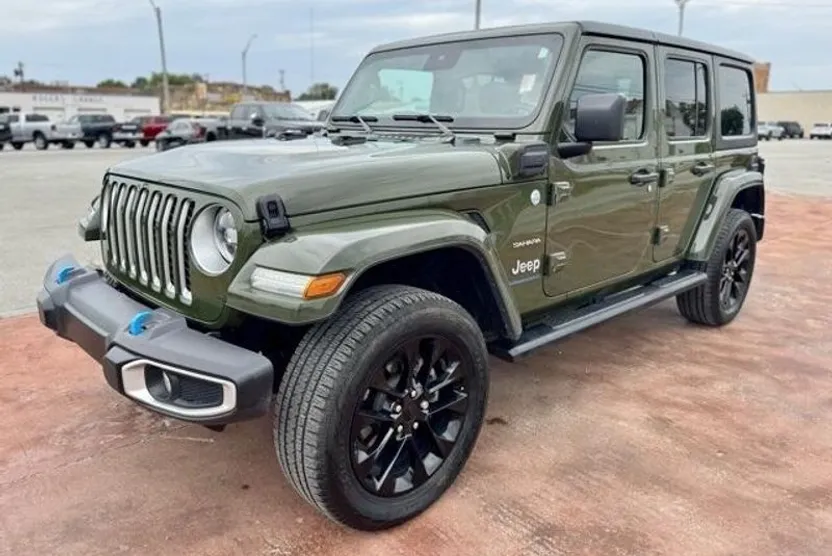 2023 Jeep Wrangler Sahara 4xe photo 1