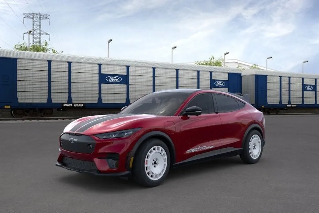 2025 Ford Mustang Mach-E GT photo 1