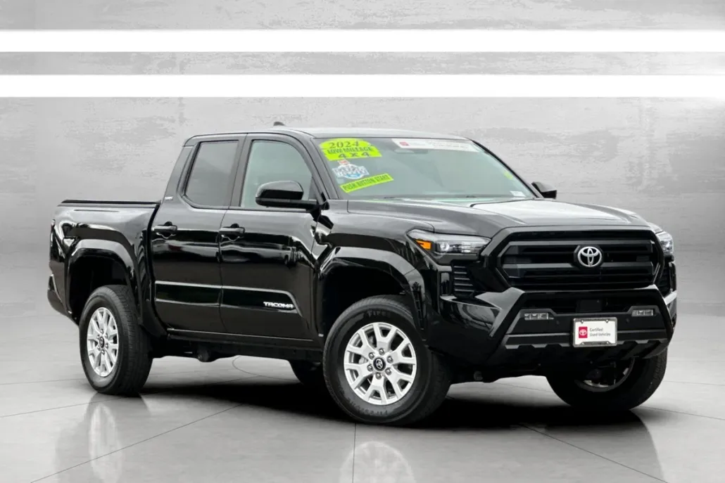 2024 Toyota Tacoma SR5 4x4 photo 1