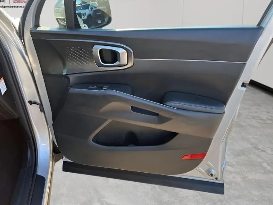 2022 Kia Sorento Hybrid EX photo 1