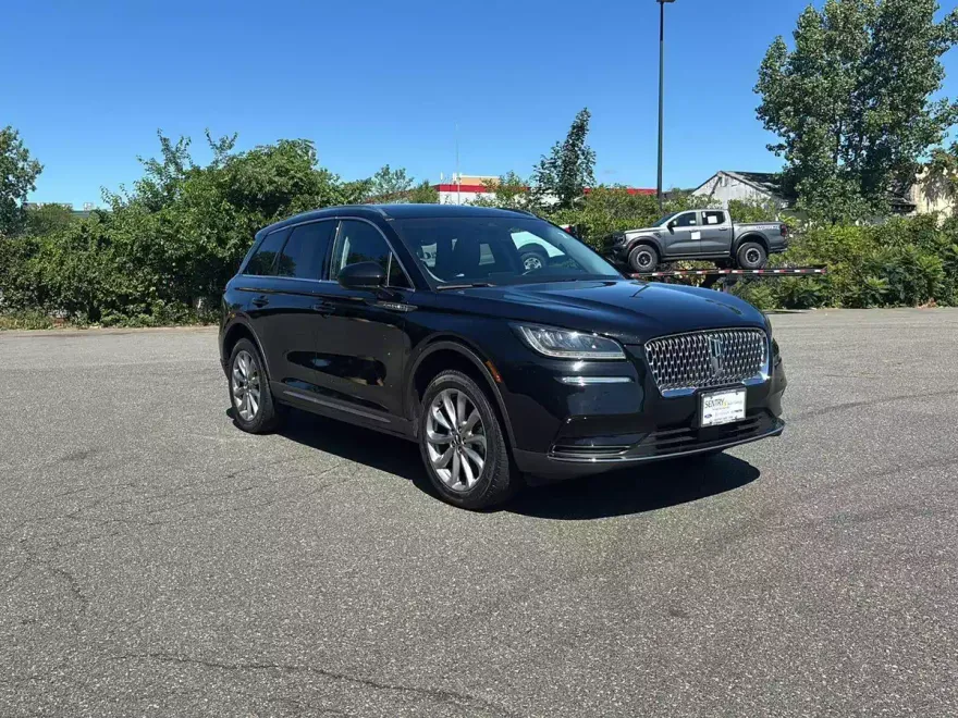 2022 Lincoln Corsair Standard photo 1