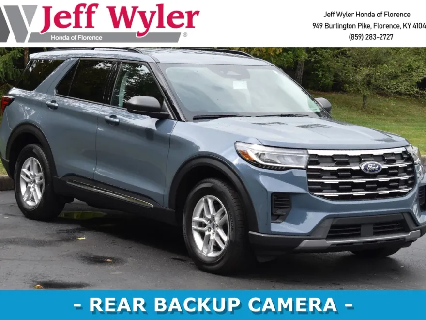 2025 Ford Explorer photo 1