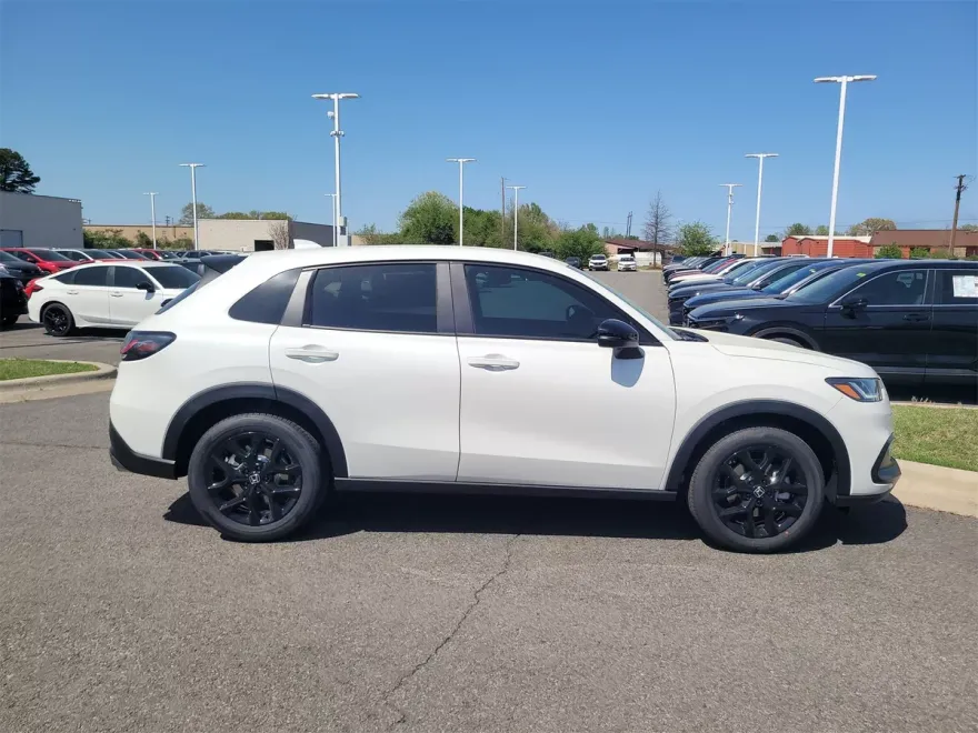 2025 Honda HR-V Sport photo 2