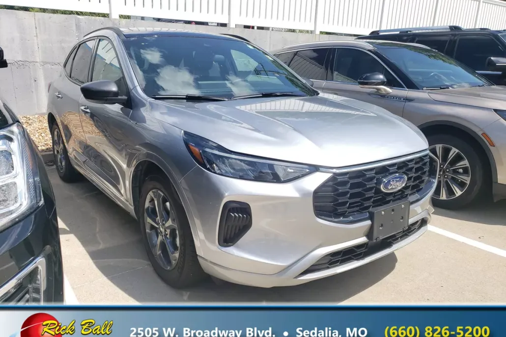 2023 Ford Escape ST-Line photo 1