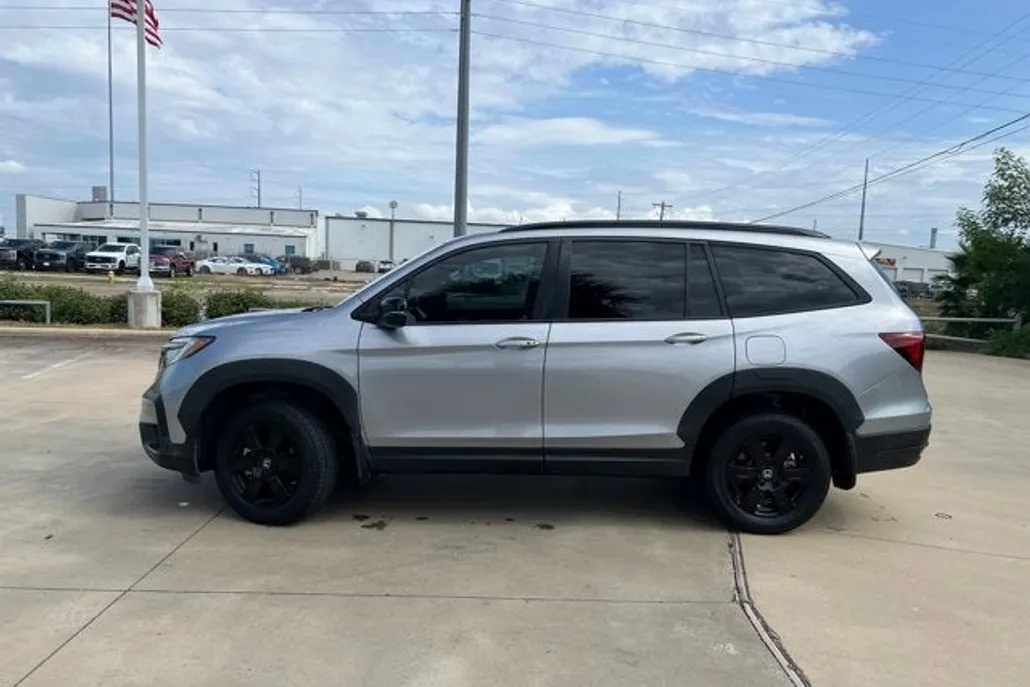2022 Honda Pilot TrailSport photo 1