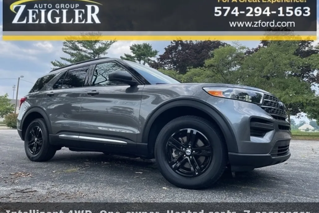 2023 Ford Explorer XLT photo 1