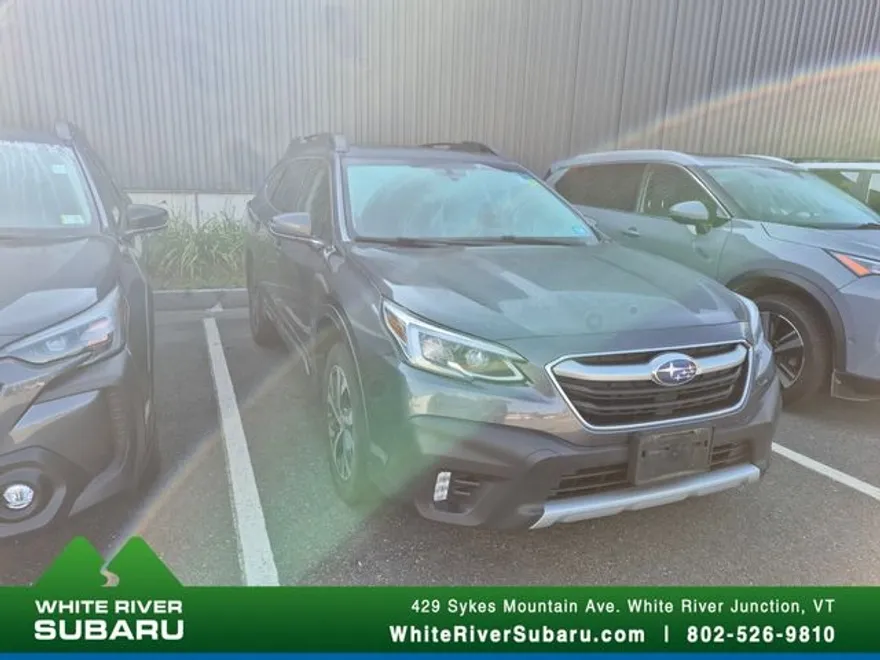 2022 Subaru Outback Limited photo 1