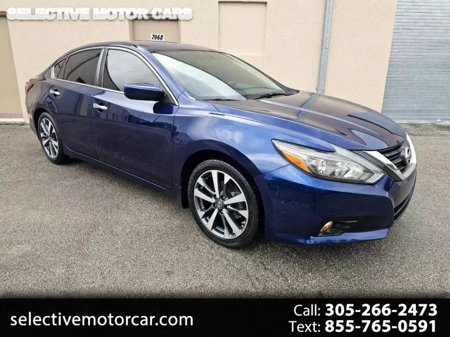 2017 Nissan Altima 2.5 SR photo 1