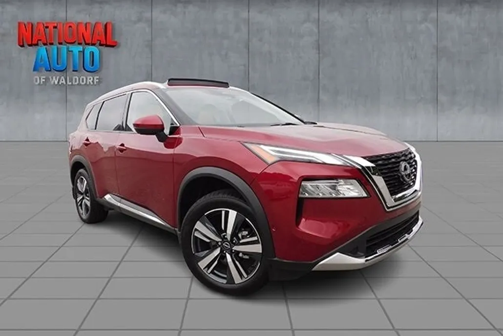 2023 Nissan Rogue Platinum photo 1
