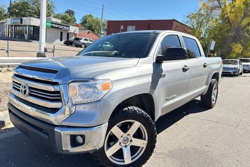 2016 Toyota Tundra SR5 photo 1
