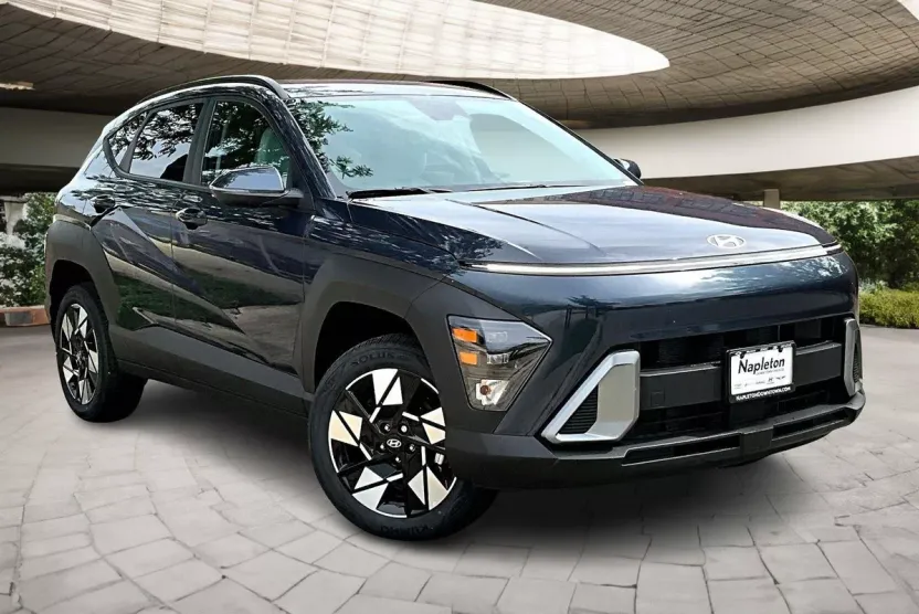2025 Hyundai Kona SEL photo 1