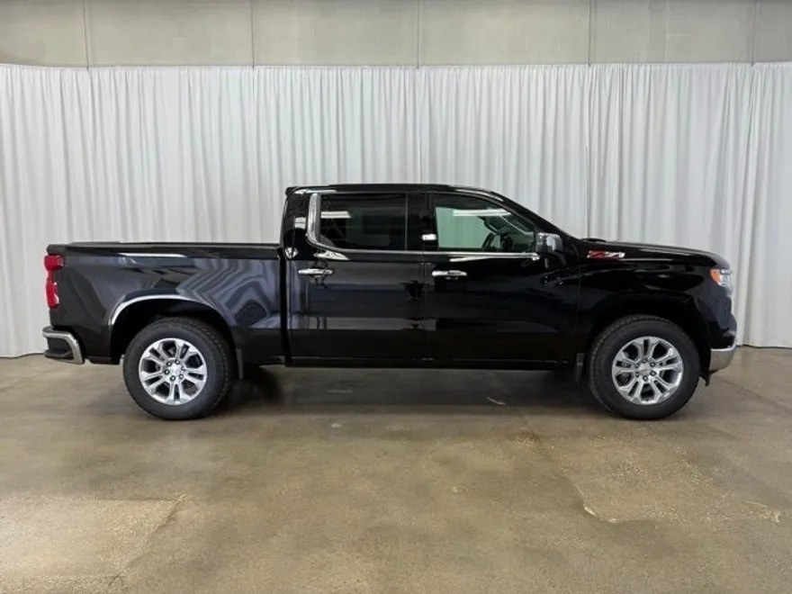 2025 Chevrolet Silverado 1500 LTZ photo 1