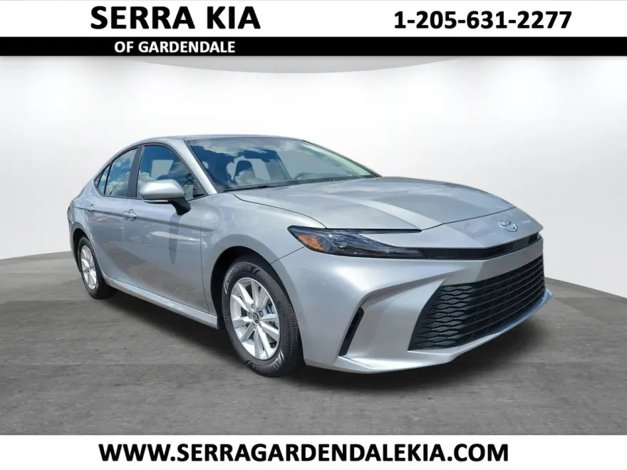 2025 Toyota Camry LE photo 1