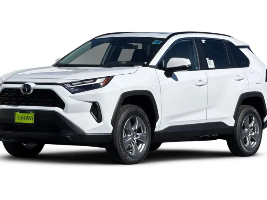 2025 Toyota RAV4 XLE photo 1